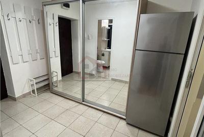 Garsonieră decomandată, mobilată în Tei