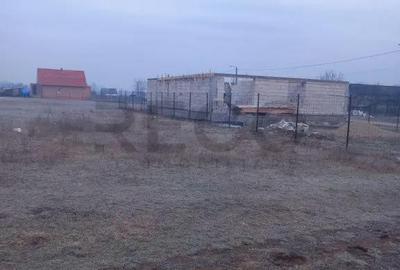 Teren de 1300 mp, în Central - 3