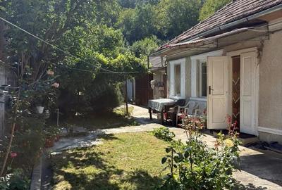Casă cu 4 camere cu Teren 450 Mp în Central
