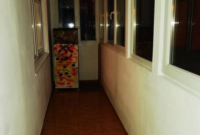 Apartament cu 3 camere decomandat în Dosu Bricii