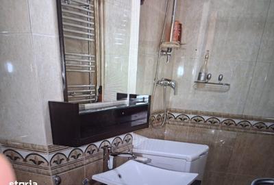 Garsonieră decomandată în Tei