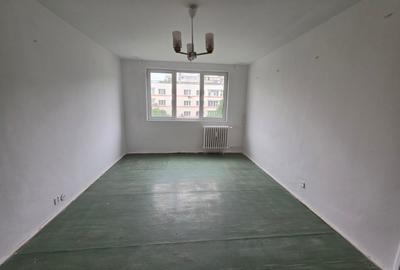 Apartament cu 3 camere semidecomandat în 1 Decembrie 1918 - 1