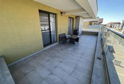 Penthouse cu 3 camere decomandat, mobilat în Dumbrăvița
