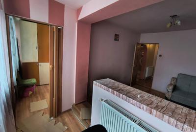 Apartament cu 2 camere semidecomandat în Micro 5 - 3