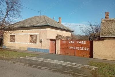 Casă cu 4 camere cu Teren 1400 Mp în Central - 8