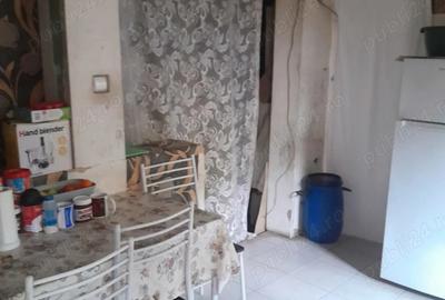 Casa la curte de vanzare, sector 3 - 6