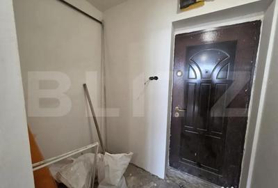 Garsonieră semidecomandată în Micro 14 - 2