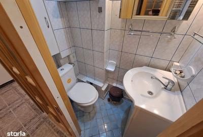 Apartament cu 3 camere decomandat în Albești