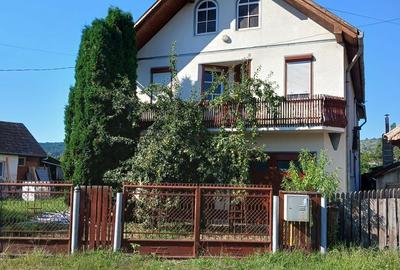 Casă cu 5 camere cu Teren 1000 Mp în Solovăstru - 13