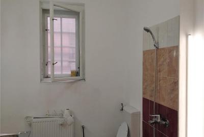 Apartament cu 3 camere decomandat în Central - 8