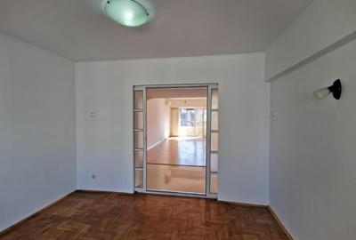 Apartament cu 4 camere, mobilat în Decebal - 13