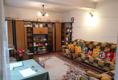 Casă cu 5 camere cu Canalizare în Central - 5