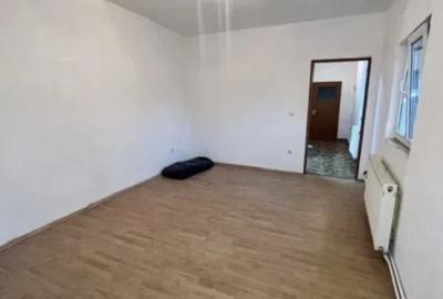 Casă cu 5 camere cu Teren 3124 Mp în Central - 10