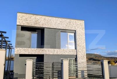 Casa moderna situata intr-o zona linistita, cu acces facil la oras - 1