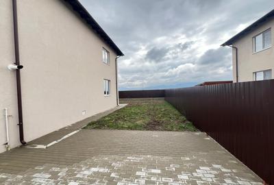 Duplex cu 4 camere cu Canalizare în Sânpetru - 12