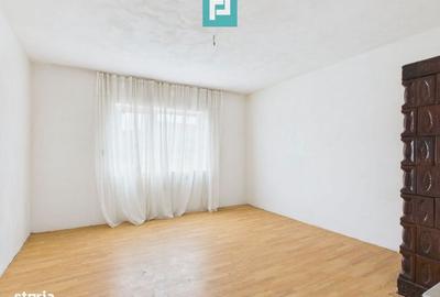 Casă cu 4 camere în Almaș - 1