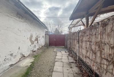 Casă cu 3 camere, curte comuna, zona Mehala - 23