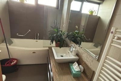 Casă individuală cu 6 camere cu Canalizare în Florești - 12