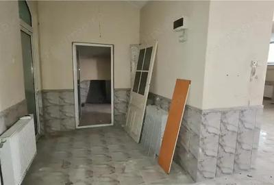 Spațiu comercial, de 100 mp, în Central - 14