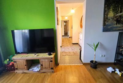 Apartament cu 4 camere semidecomandat în Teiul Doamnei - 1