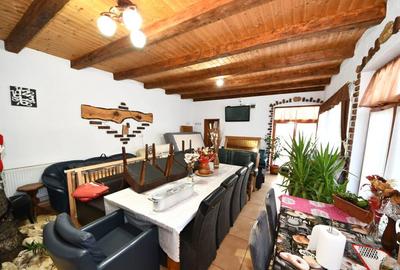 De vanzare casa cu 3 apartamente + anexa 75 mp, Comision 0% - 15