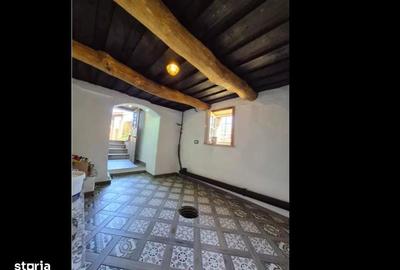 Casă cu 3 camere decomandat în Sibiel - 1