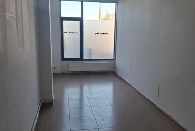 Chitila Colosseum Mall Carrefour stradal - 12