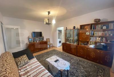 Apartament 2 camere  etaj 1, centrala termica, 1 mai zona Sara