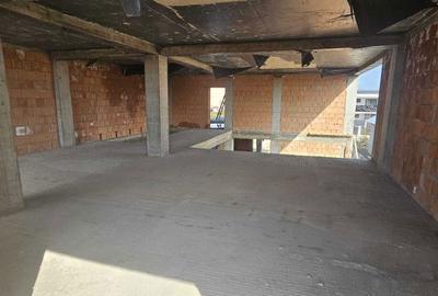 Casă cu 4 camere în Strejnicu