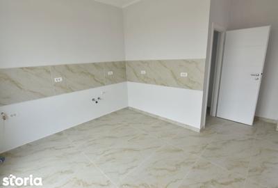 Casă cu 4 camere cu Teren 400 Mp în Domnești - 2