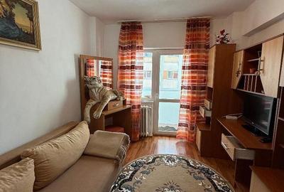 Apartament cu 3 camere în Cetate