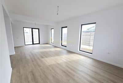 Casă cu 5 camere cu Teren 260 Mp în Berceni - 2