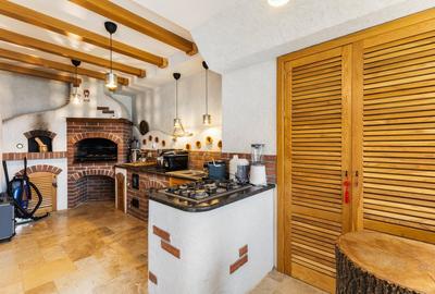 Casă individuală cu 11 camere cu Canalizare în Faleza Nord - 10