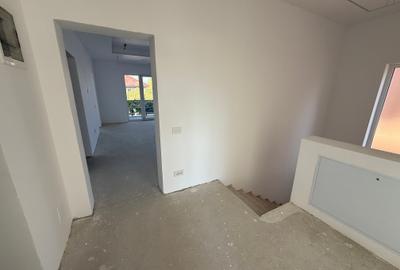VILA 5 CAMERE - PIPERA - GRADINA - COMISION 0% - 12
