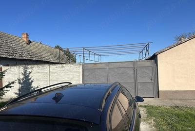 Casă cu Teren 8000 Mp în Central