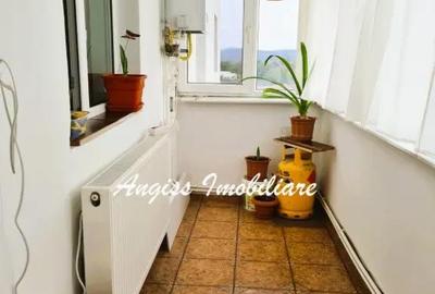 Apartament cu 3 camere decomandat în C5 - 1