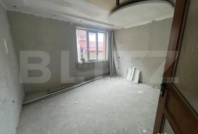 Casă cu 4 camere cu Teren 716 Mp în Botiz - 2