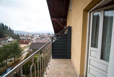 Duplex cu 8 camere cu Canalizare în Central - 27