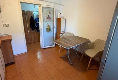 Apartament cu 3 camere semidecomandat în Central - 10