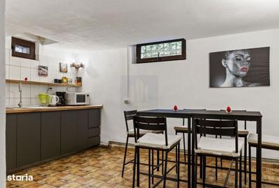 Casă cu 8 camere cu Canalizare în Central - 14