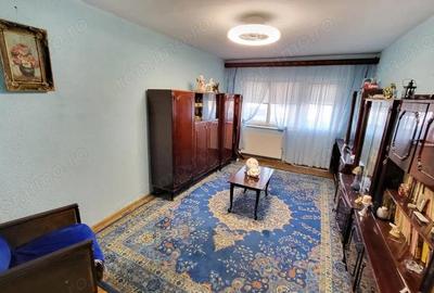 Apartament 2 camere + boxa, in Targu Jiu, cartier Traian - 1