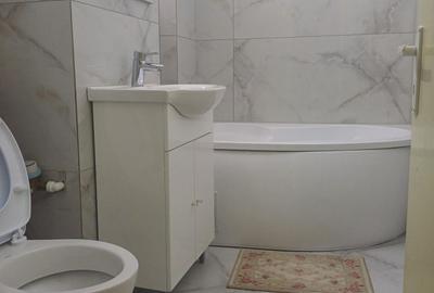 Apartament cu 3 camere semidecomandat în Central - 3