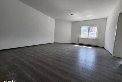 Spațiu comercial, de 242 mp, în Central - 7