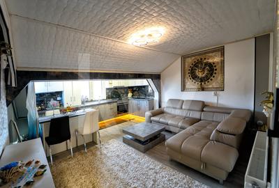 Apartament cu 3 camere decomandat, mobilat în Ștrand