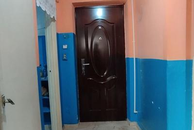 Apartament cu 3 camere semidecomandat în Lupeni - 3