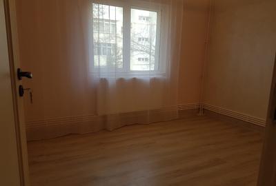 Apartament doua camere, etaj 2, renovat, liber, Narcisa - 6