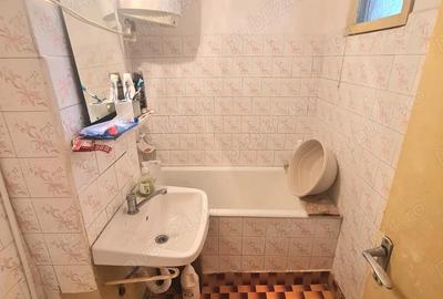 Apartament cu 3 camere semidecomandat în Viziru 1 - 2