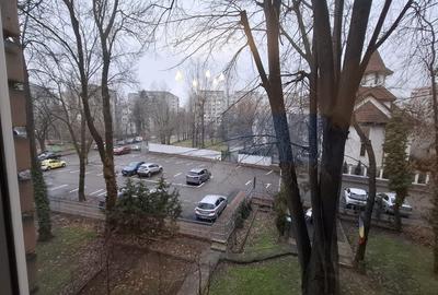 Apartament cu 4 camere decomandat în Titan - 28