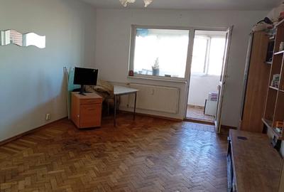 Apartament cu 2 camere decomandat în Titan - 2