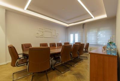 Casă individuală cu 19 camere cu Canalizare în Primăverii - 2